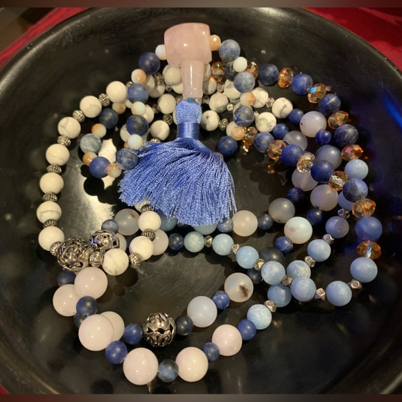 Mala Prayer Bead Necklace 29" with blue silk tassel and rose quartz guru bead - Picture 5 of 6